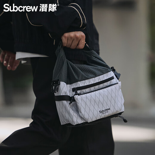 Subcrew户外运动防水骑行轻质休闲斜挎包百搭潮牌手机包 白色