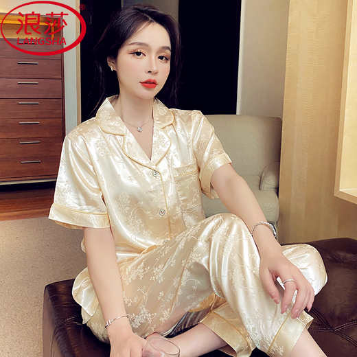 
LangSha (LangSha) ice silk pajamas for women in summer cool and thin short-sleeved trousers plus size 200 Jin [Jin equals 0.5 kg] Home clothing high-end suit 693# Green stripe three-piece suit M (recommended 80-100 Jin [Jin equals 0.5 kg])
