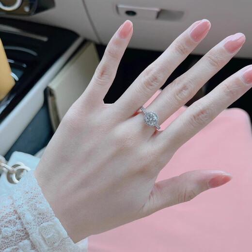 Pt950 platinum moissanite color diamond ring round package full of diamonds ring female engagement proposal to send girlfriend birthday gift round package full of diamonds 50 points - light luxury model default open style (size can be adjusted)