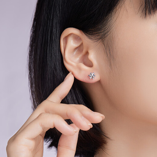 Liuguifu Jewelry PT950 platinum earrings Huayanjiao platinum earrings for women PT0200067 0.70g