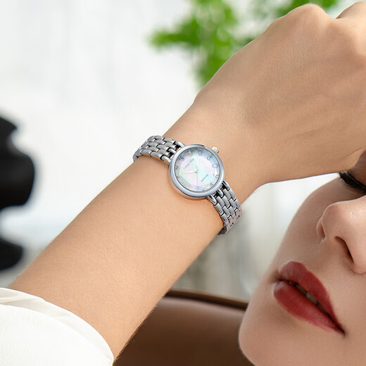 Caloric King Women's Watch Women's New 2025 exquisite diamantgelobte Frauenwache Nischen High-End Top Ten Top Ten berühmte Geburtstagsgeschenke für Freundin CK15851