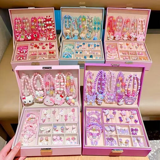Boîte cadeau Boîte de bracelet de collier de petite fille Sanrio Boîte de bijoux d'anniversaire de princesse Girl 1er juin Juin pour enfants TS363-03 Boîte à cadeaux Snow Princess [32 pièces]