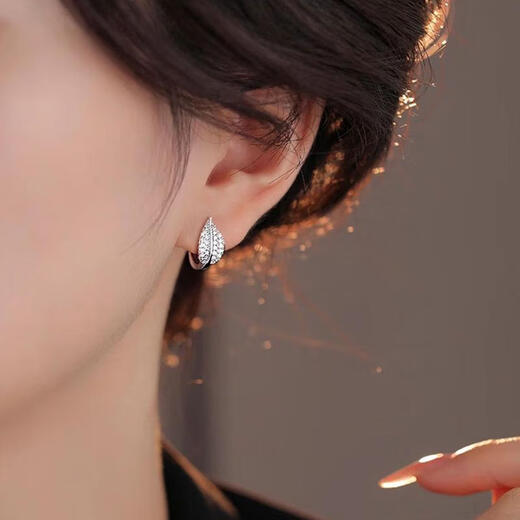 Nilan Fat Donglai same style pt950 platinum earrings for women PT950 moissanite ear piercing platinum ear buckle ear studs temperament ear leaf ear buckle