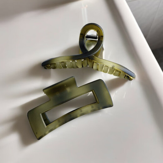 Korean version of frosted green hair clip back of the head elegant big scratch clip female shark clip internet celebrity temperament hair clip clip hair accessories gradient square scratch clip
