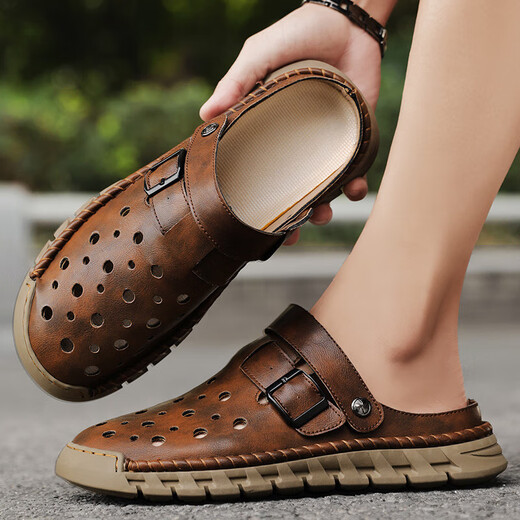 Außensandalen Männer 2025 Neue Baotou -Sandalen Herrenschuhe mit atmungsaktivem, weicher Sohle reiner Mikrofaser -Leder -Sandalen Khaki [Mikrofaserleder A675] 42