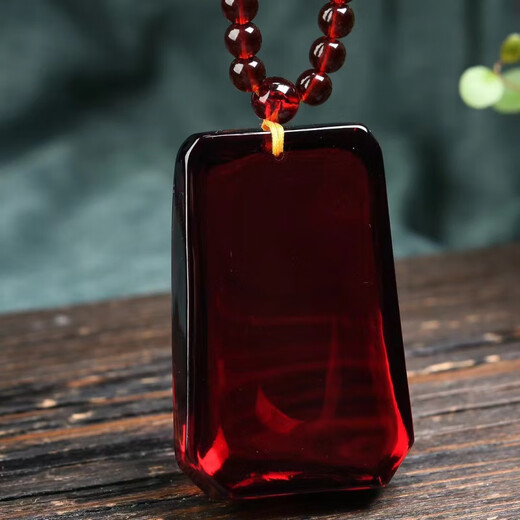 Fat Donglai quality amber and blood amber necklace blood pool beeswax Wushi brand accompanying pendant burgundy for men and women