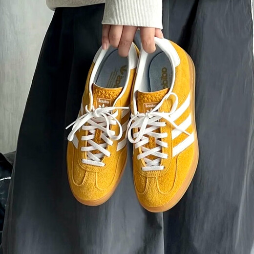 阿迪达斯 （adidas）gazelle 桑巴德训鞋T头麂皮男女款运动休闲复古板鞋HQ8716 棕黄@JI3523现货 顺丰速发 37