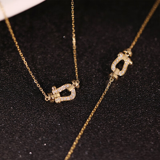 Chili 18K gold horseshoe buckle inlaid real stone bracelet AU750 color gold simple versatile fashion niche bracelet 18k gold color