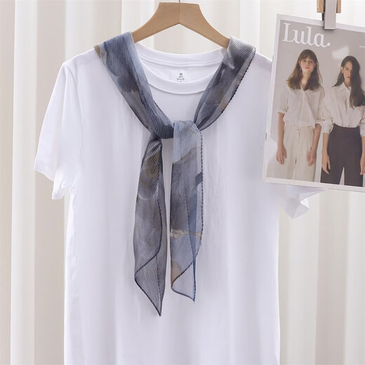 Écharpe longue en soie imprimée en mousseline de soie imprimée fraîche et sucrée Nouveau style pour le printemps et l'été pour femmes Smatel Scarf à la mode.