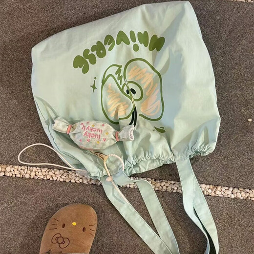 苹果大容量帆布包学生轻便包小众新款百搭抽绳简约托特通勤单肩包 抽绳青苹果【无挂件】