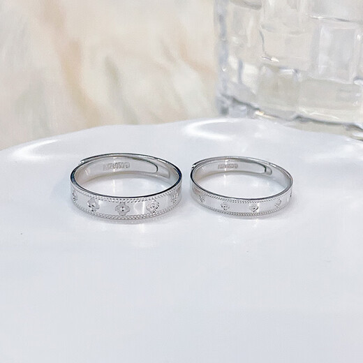 Lao Fengxiang platinum lucky four-leaf clover ring engagement ring ring for girlfriend and wife anniversary birthday gift 2025 live (about 8.92g)