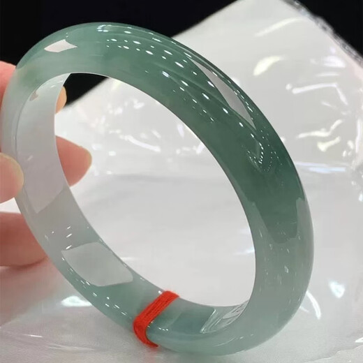 Huile de graines de glace de jadéite birmane fleur flottante verte bracelet carré de jade jade vieille fosse femelle traitement de jadéite concubine impériale bracelet transparent vert taille 58 avec boîte-cadeau