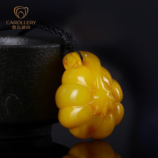 Jiale amber beeswax pendant amber carved pumpkin pendant natural oxidation old wax pendant female birthday gift