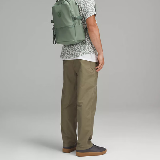 Lululemon Crew22L Casual und modische Nylon -Rucksack reguläre Männer und Frauen Gleiche Paare Eukalyptus Farbe grau Eukalyptus Farbe