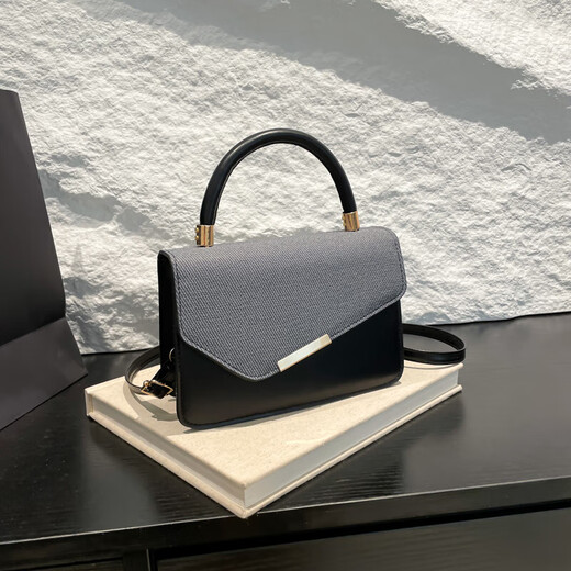 Nischendesign 2025 Neues vielseitiges und modisches kleines Taschen vielseitige Umhängetasche Crossbody Fairy Bag Handheld Small Square Bag Schwarz