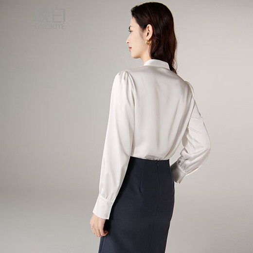 Late White New Product 2025 Autumn Casual Temperament Shirt Drape Skin Friendly V-Neck Elegant Commuting Shirt Women White S