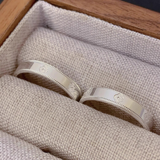 Qiuyu pure silver 999.9 all-over sterling silver ring Seiko four-leaf clover flower couple ring new Christmas birthday gift 9999 sterling silver ring women's + gift box