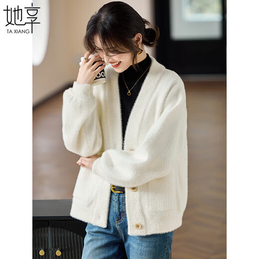 She enjoys autumn and winter knitted cardigan women's plush coat sweater cardigan V-neck thick knitted top T144Z3008