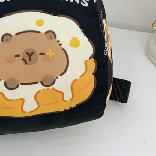 小童可爱卡皮巴拉背包迷你卡通幼儿外出小书包零食轻便女童双肩包 XY-C6046#黑色