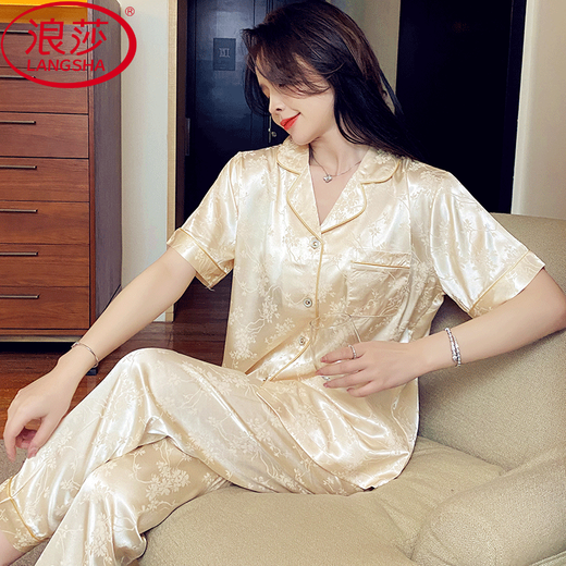 
LangSha (LangSha) ice silk pajamas for women in summer cool and thin short-sleeved trousers plus size 200 Jin [Jin equals 0.5 kg] Home clothing high-end suit 693# Green stripe three-piece suit M (recommended 80-100 Jin [Jin equals 0.5 kg])