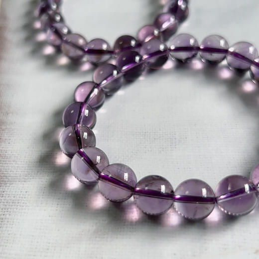 
Natural amethyst bracelet for men and women Uruguayan amethyst Brazilian amethyst bracelet versatile purple aceae porch crystal Z1049 bead diameter about 10mm