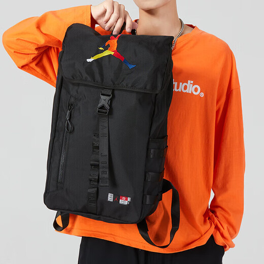 Backpack Nike (Nike) pour hommes et étudiants et femmes sacs nouveaux sacs de style pour les sacs de sport de voyage en plein air pour le rangement polyvalent de voyage et le sac de loi