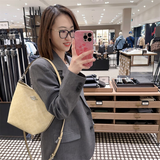 Coach Coach's new CityBucket bucket bag crossbody bag official flagship authentic 1. Vanilla White