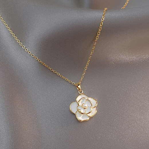 Lao Fengxiang S925 Sterling Silver NUEVA Camellia China Camellia Cadena de suéter RETO RETRO FLEFOR FLARE PARA REGISTRO DE CUMPLEAÑOS DE CUMPLEAÑOS