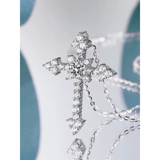Nilan Fat Donglai's same style pt950 platinum cross necklace PT950 imported from the United States D color moissanite micro-embedded silver, silver plated 50 points