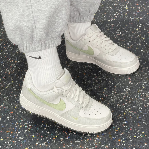 耐克（NIKE）休闲鞋女鞋2025夏季新款运动鞋AF1空军一号低帮板鞋IB3881-001 IB3881-001幻影灰白/浅军绿 36