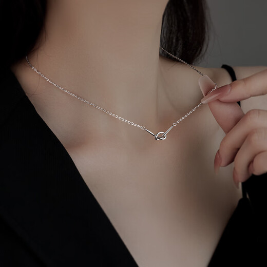 Laomiao 925 Collar anudado de plata esterlina para mujeres con diseño de nicho 2025 Collar de lujo de cadena de clavícula NUEVA COLLA DE LUXURY 925