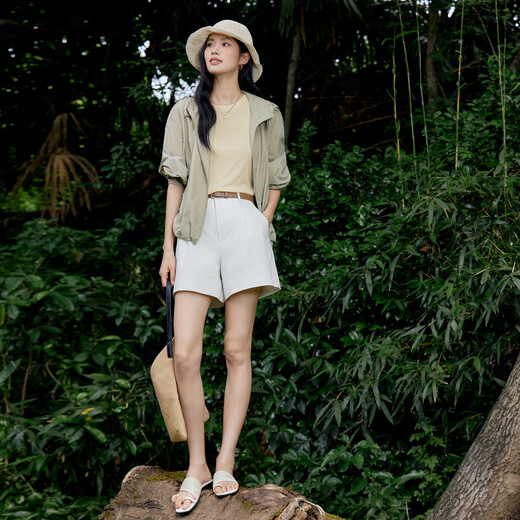 伊芙丽（eifini）伊芙丽基础百搭休闲直筒显瘦短裤女2025夏装新款超好穿通勤裤子女 本白色 S