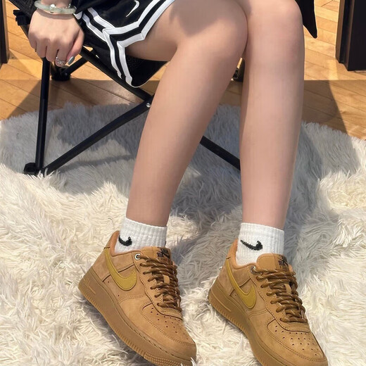 耐克（NIKE）官方舰店板鞋女鞋空军一号Air Force1新款纯白af1低帮运动休闲鞋 FZ7372-200/小麦色 35.5