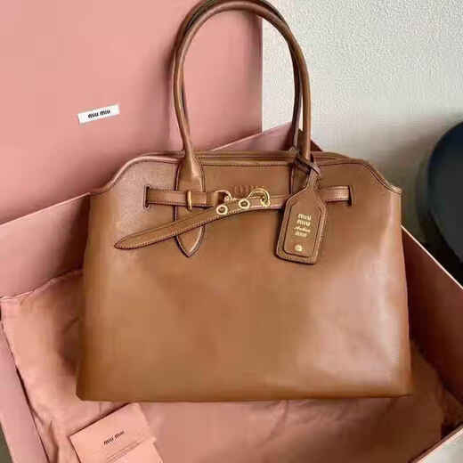2025 Neue modische und vielseitige Pendlertasche Toilettenbag 20 87