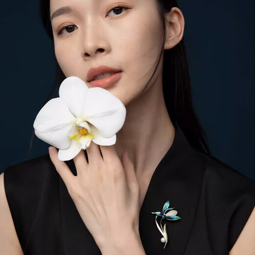 Tang Hou Genuine Natural Hotan Magnolia Flower Brooch Women's High-end Pearl Luxury Brooch Brooch Birthday and Holiday Gift