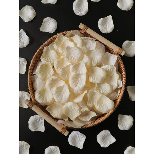 Magic Bean Shenghuo Chinese Valentine's Day White Simulated Rose Petals Wedding Decoration Wedding Hand Spreading Petals to Confess Proposal Romantic Wedding Room Decoration Place Love Recommended Champagne Color 24 Packs (2400 Pieces)