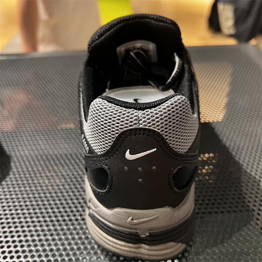 Nike Herrenschuhe 2025 Neue Herbst-Turnschuhe P-6000 Retro Low Top Leichtes atmungsaktives Verschleiß-resistenter Freizeit-Dad-Schuhe If6199-003 Black Grey 42