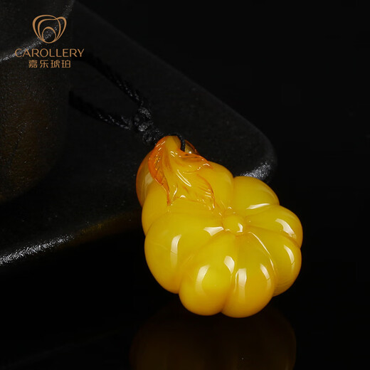 Jiale amber beeswax pendant amber carved pumpkin pendant natural oxidation old wax pendant female birthday gift
