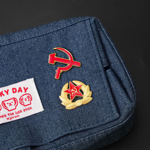 National Day communist red brooch Soviet retro metal sickle and hammer five-pointed star badge badge accessories brooch spare button