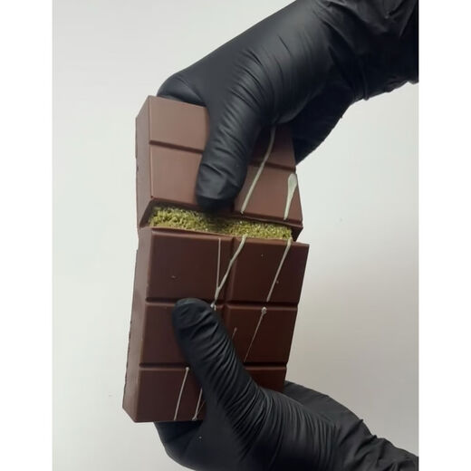 Dubai -Stil Schokoladenpistazie Marmelade Dunkel Qiao Niu Qiao reines handgefertigtes knuspriges Sandwich Internet Celebrity 200g Greater Dubai 65 Schwarz Qiao 200g Größe 15882
