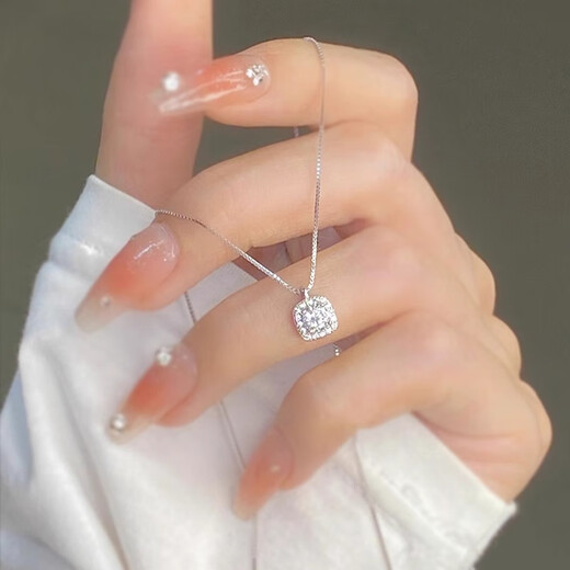Xinshe S999 sterling silver sugar cube necklace for women, high-end silver clavicle chain to commemorate Valentine's Day and birthday gift for girlfriend, sugar cube necklace