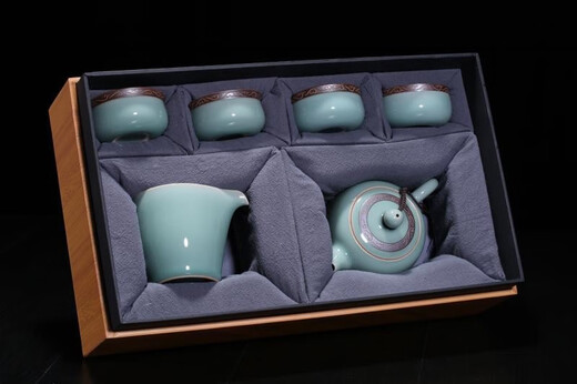 Faites une tasse de thé 2025 New Longquan Celadon Kung Fu Tea Set Gift Gift Board Office Handmade Teapot Fair Picture Gold Silk Cloud 6624