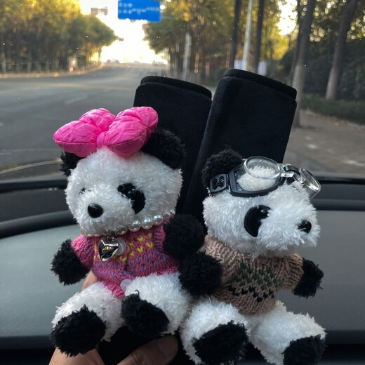 Yusenyi Auto Seatgurts Schulterschutz Abdeckung Jeliyart Panda Cartoon Auto Inneneindekoration Sicherheitsgurt Schutzhülle für Frauen mit Hals Strangle Pink Panda Schwarzer Schulterwache Pullover Stil