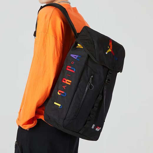 Backpack Nike (Nike) pour hommes et étudiants et femmes sacs nouveaux sacs de style pour les sacs de sport de voyage en plein air pour le rangement polyvalent de voyage et le sac de loi