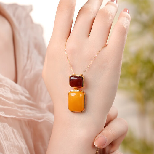 Dara natural amber beeswax pendant for women, yellow blood amber beeswax necklace, practical Chinese Valentine's Day gift for girlfriend