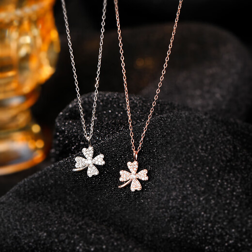 Laomiao 925 Sterling Silber Vierblattklee Halskette für Frauen Schlüsselbeinkette Neue Stil 2025 Nische leichte Luxus-Halskette Vierblätter Klee Pendellanpendel Halskette-Silver Weißer Diamant