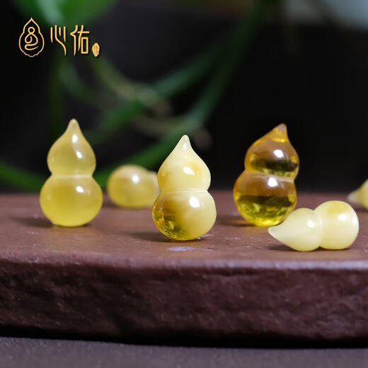 Xinyou natural beeswax gourd with clouds on the back, cypress seeds, diamond, star and moon, bodhi beads, bracelets, accessories, pendants, small gourds with belly width of about 10mm, single