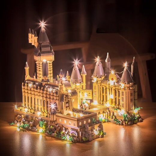 Rong Le [производитель оптом, совместимый с небольшими частицами LEGO Высокие сложности Howartzs для взрослых сборщики игрушечного строительного блока [4877 частиц] Qin-A* Fang* Palace-Big Sale Gif