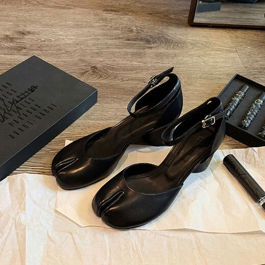Feizhi one-length belt fairy style Mary Zhen shoes for women 2025 new thick heel silver single shoes light mouth niche toe pig trotter shoes 9856 silver 34