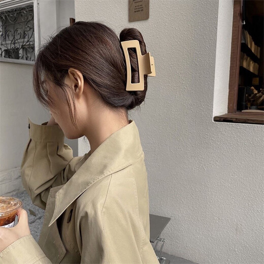 Barberry summer new matte matte square simple hair clip for the back of the head bangs hairpin shark clip 2025 new square gripper black 1 piece